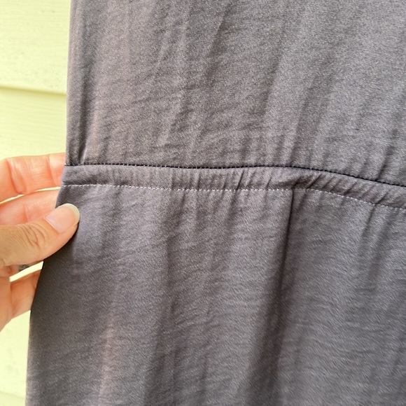 Like new Vera Wang lightweight drawstring waist, long top - Picture 12 of 15